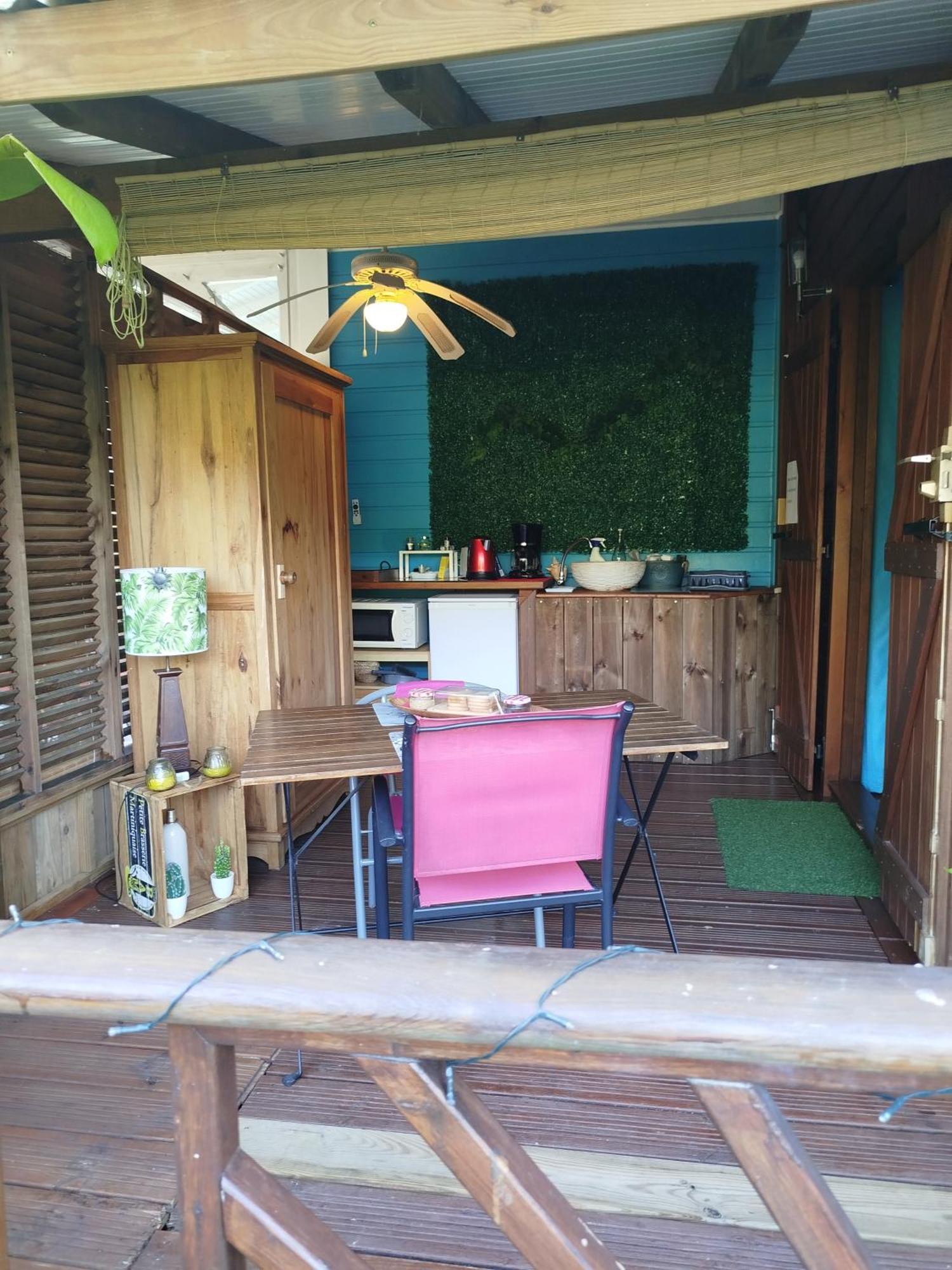 Ti-Case Appartement Jacuzzi A 100M De La Plage Sainte-Luce Luaran gambar